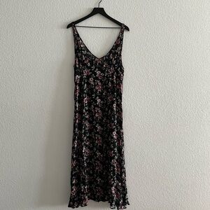 Free People 90’s Inspired Black Floral Sleeveless V-Neck Midi Dress